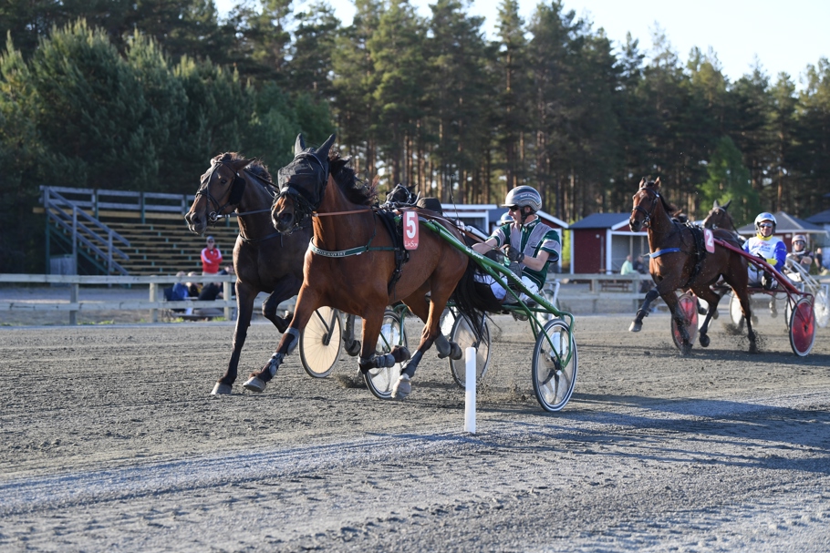 Invicta Sisu mål 500 (1).JPG