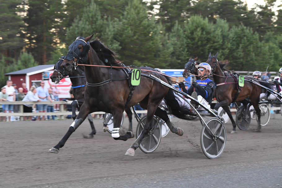 Fighter Simoni mål 3228 (4).jpg